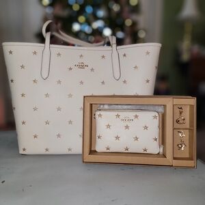 Coach Star Print City Tote with BONUS matching boxed wristlet set NEW